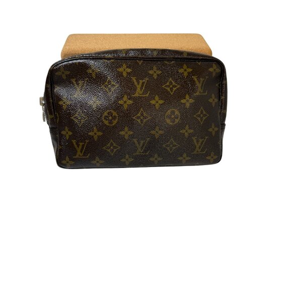 Authentic Louis Vuitton Monogram Canvas Brown Cosmetic Pouch Made In France With - Picture 1 of 11